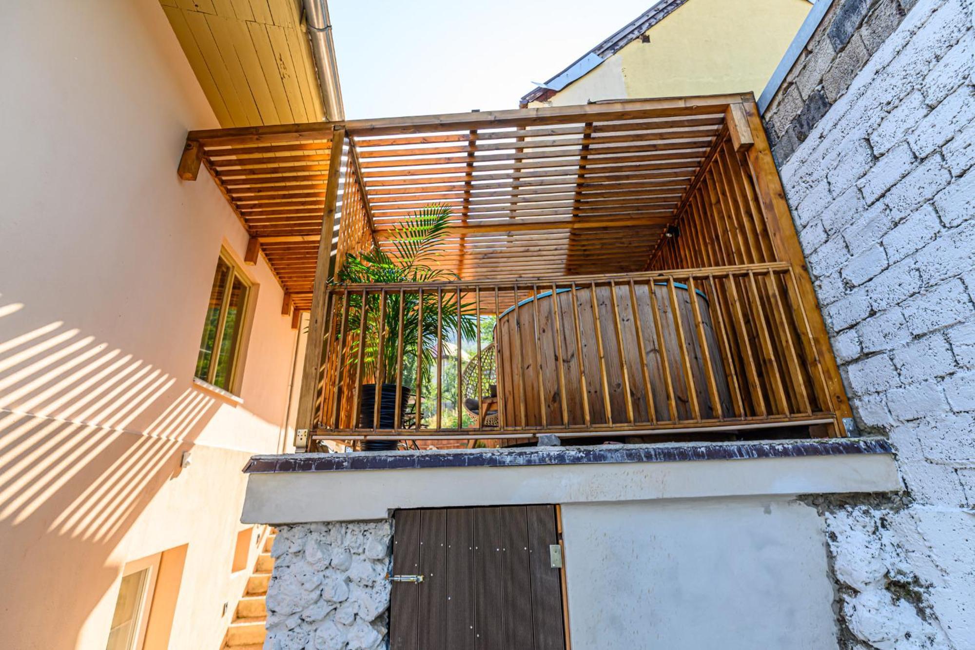 Lagom - Hot Tub Hideout Braszów Zewnętrze zdjęcie